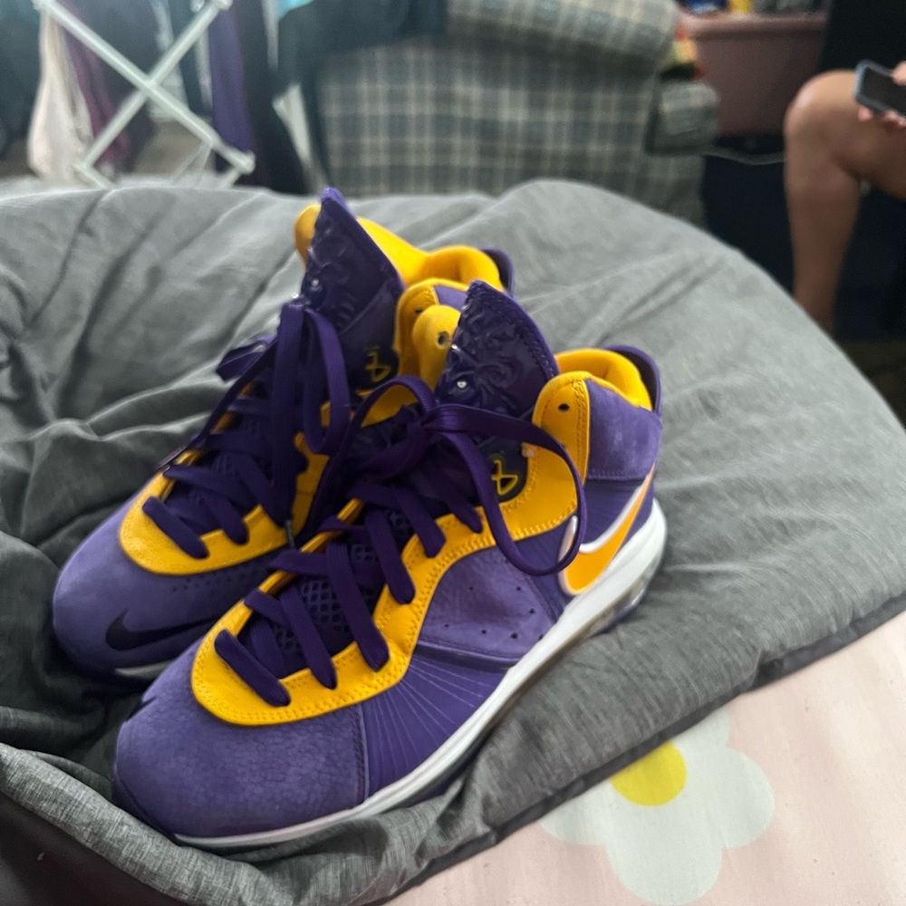Lebron 8 Lakers